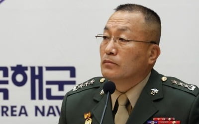 [속보] 김계환 前해병대사령관, 특검 출석…'VIP 격노설' 조사