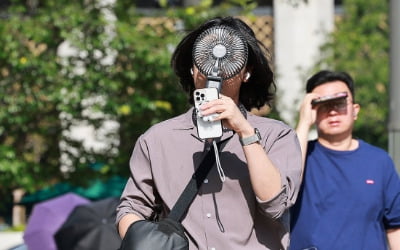 전국 대부분 낮 최고 36도 폭염…동해안은 한풀 꺾여