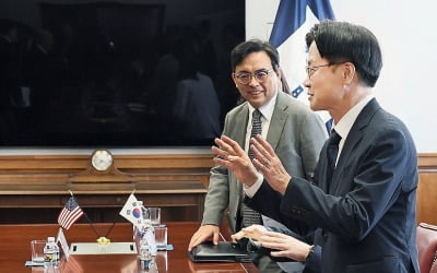 방미 김정관 산업장관, 美 협상단 일정 맞춰 유럽행