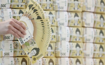 1분기 가계 여윳돈 93조원 '역대 최대'…지갑 닫았다