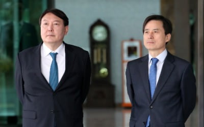 한솥밥 먹던 특수통 동료…조은석 특검과 윤석열의 '강대강' 대결