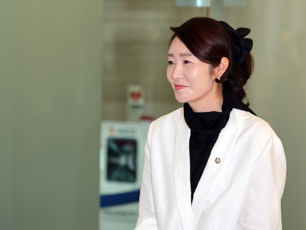 강선우 여성가족부 장관 후보자가 지난달  26일 오후 서울 종로구 이마빌딩에 마련된 인사청문회 사무실로 출근하고 있다. / 사진=뉴스1