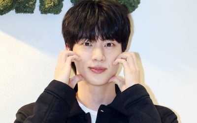 "참치 진짜 잡았어요"…BTS 진, 자랑 끝에 결국 