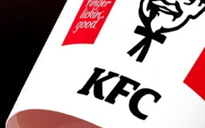 최현석 셰프 손잡고 신메뉴 만들더니…KFC '대박' 냈다