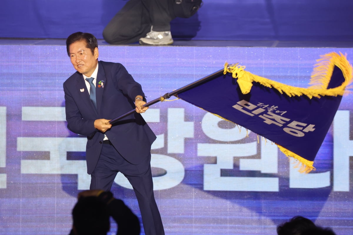 정청래 '전광석화 폭풍 개혁' 예고…