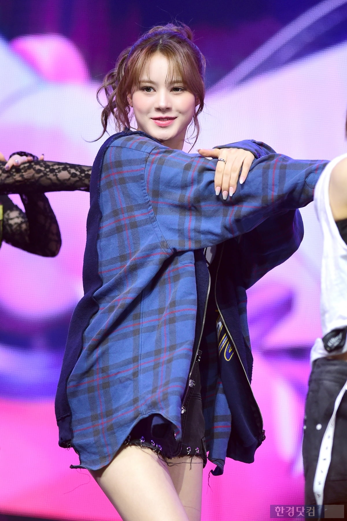 니쥬①, '보는 사람도 기분 좋아지는 예쁜 미소' [입덕도우미]