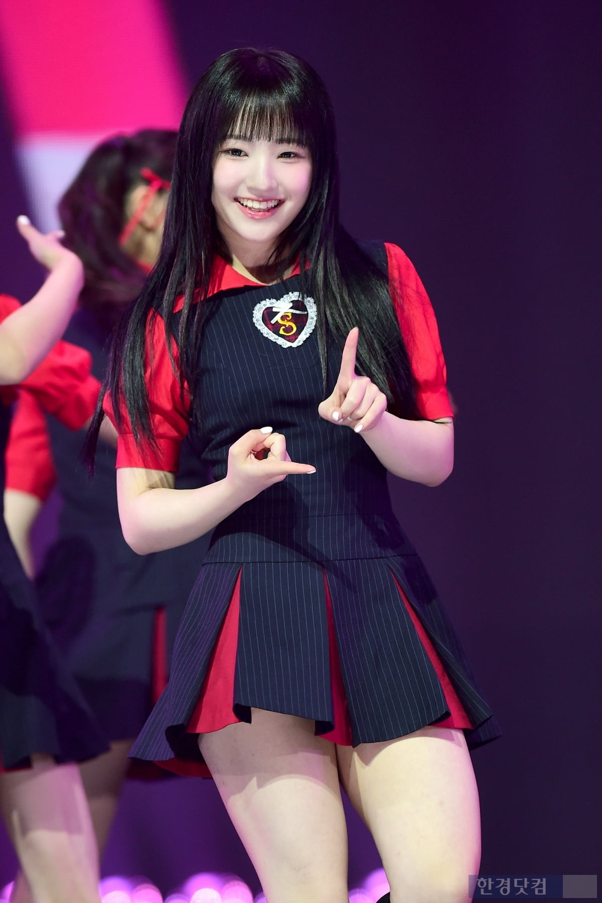 유니스, 레몬 100개 먹은 듯…'상큼함 가득~' [입덕도우미]