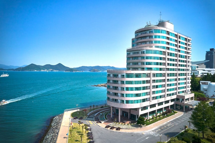 오는 24~26일 재능시낭송여름학교가 열리는 통영금호마리나리조트.