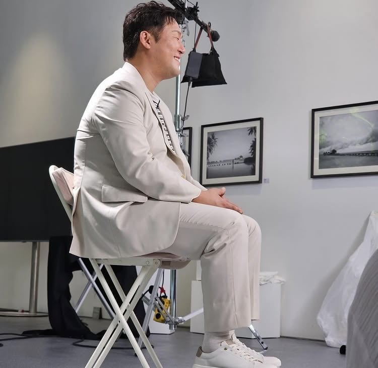 Actor Yoon Kyung-ho Shares Emotional Experience on 'You Quiz on the Block'