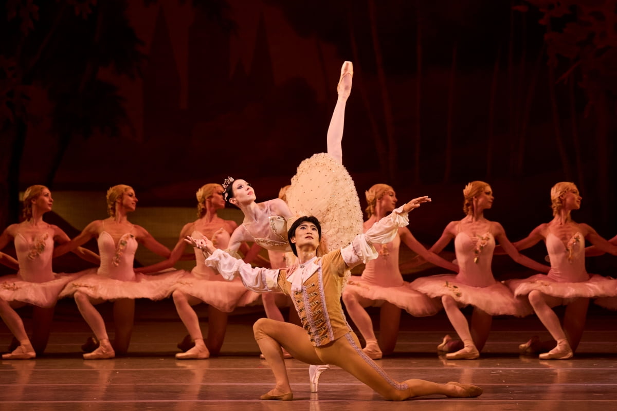 지난달 19일, <잠자는 숲속의 미녀> 중 김기민과 빅토리야 테레시키나. Mikhail Vilchuk ©Mariinsky Theatre