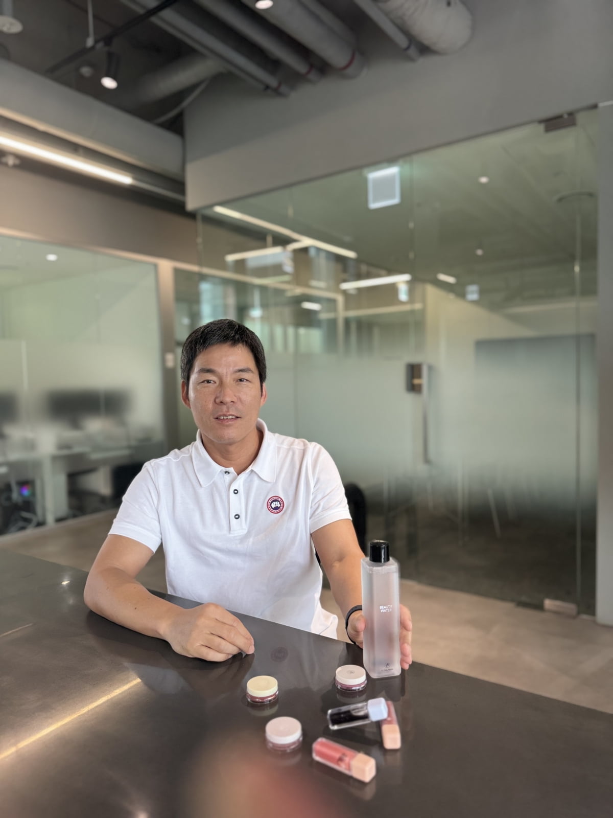 "'다이소 샤넬밤'이 효자, 해외수출 100만 개 목표" 김한상 손앤박 대표