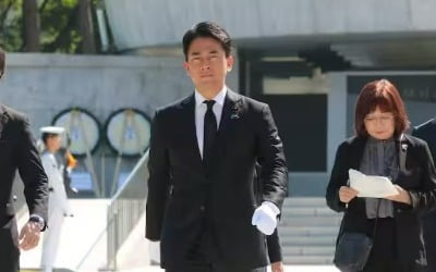 국립현충원 참배한 '펀쿨섹좌'...친한파 日총리될까