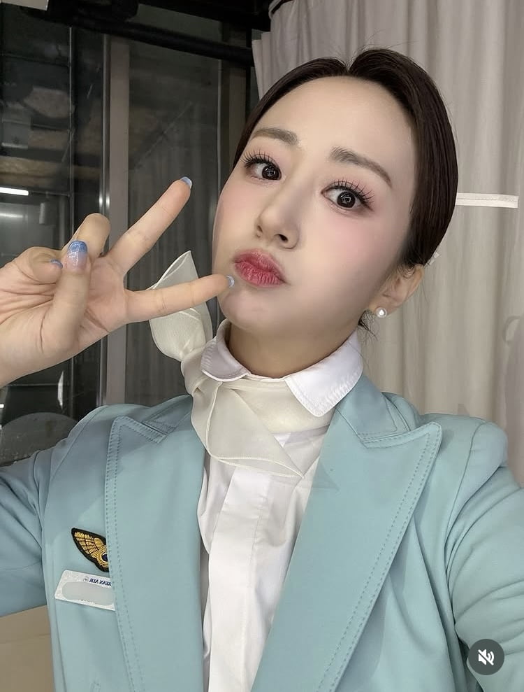 Fencer Kim Jun-ho's Wife Yoo Jung-hyun Shares Her Travel Ordeal Amid Severe Weather