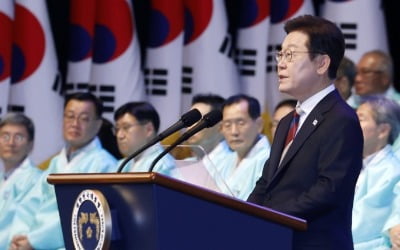 李대통령 "북측 체제 존중…흡수통일 추구 않을 것"