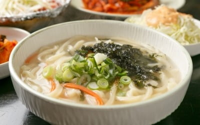 "나라면 바로 손절"…칼국수 레시피 알려달라는 옆가게 사장