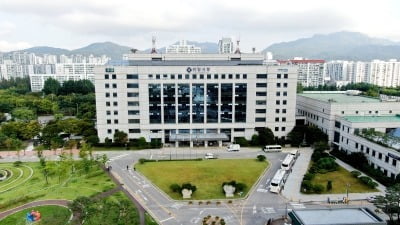 안양 아파트에 수년째 날아든 '검댕'…출처 오리무중 '주민 불안'