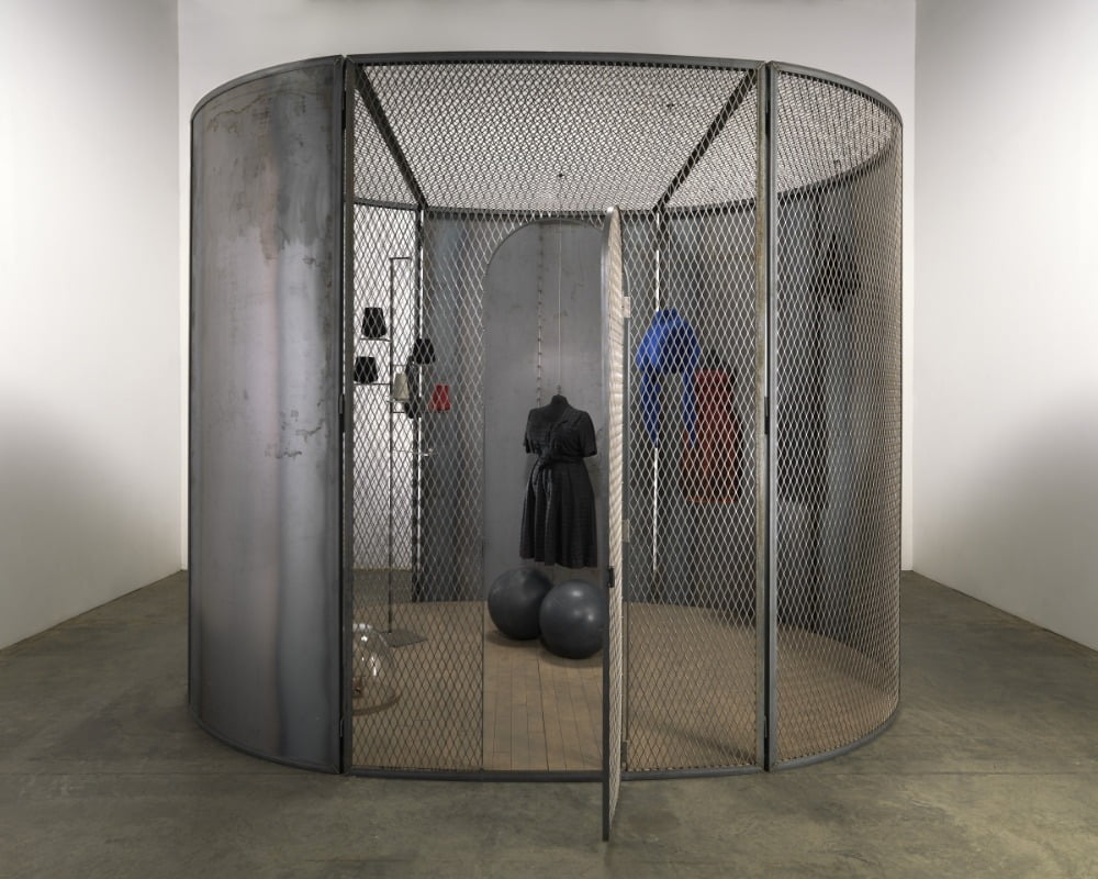 Louise Bourgeois, Cell (Black Days), 2006, photo by Christopher Burke, © The Easton Foundation Licensed by SACK Korea