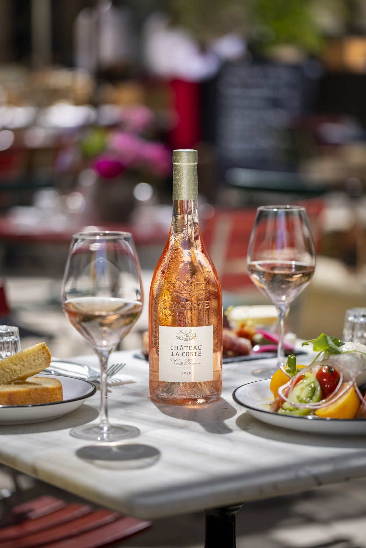 샤토 라 코스트만의 테루아가 담긴 로제 와인 / 사진. ©Herve Fabre