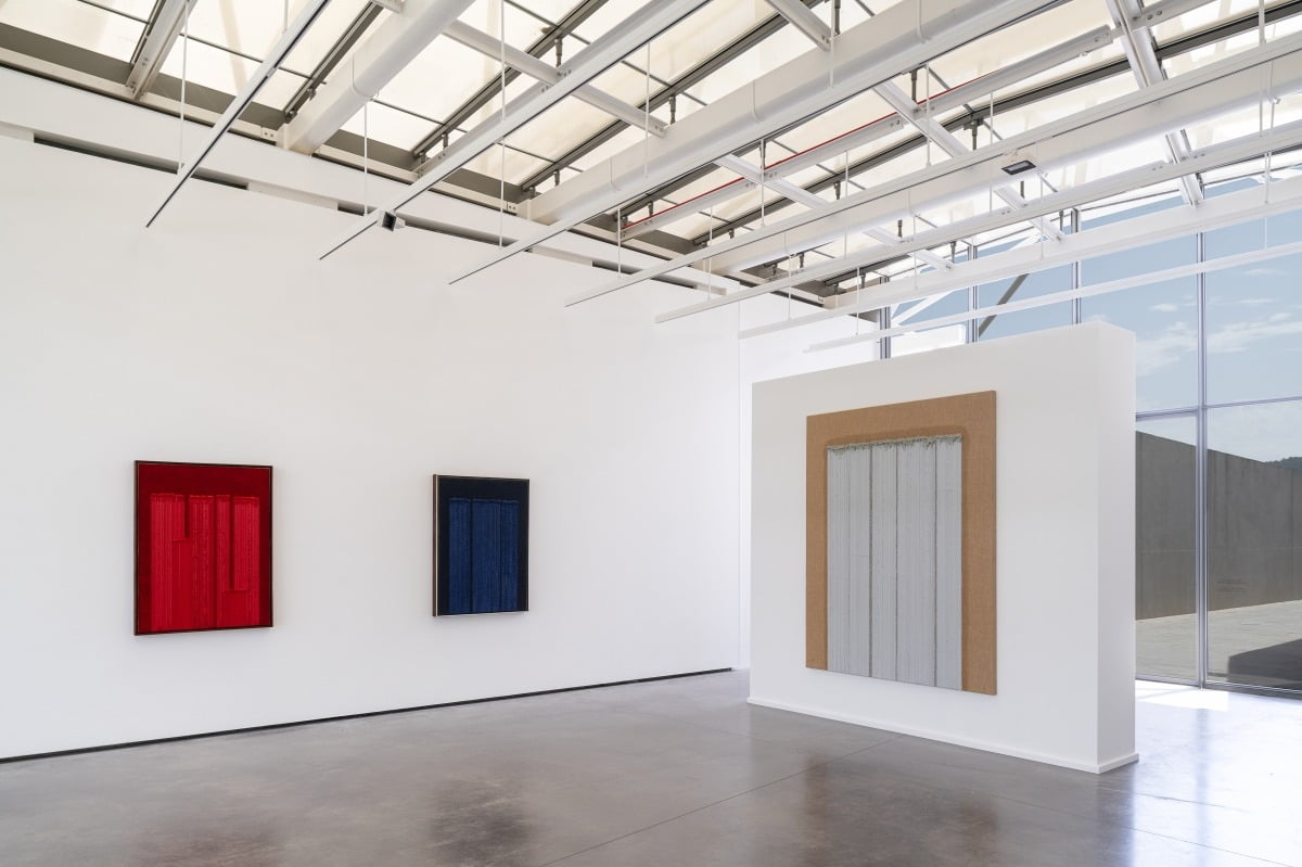 하종현 개인전 《빛을 색으로》 전시전경 / 사진. ⓒ Stéphane Aboudaram, 제공. 국제갤러리