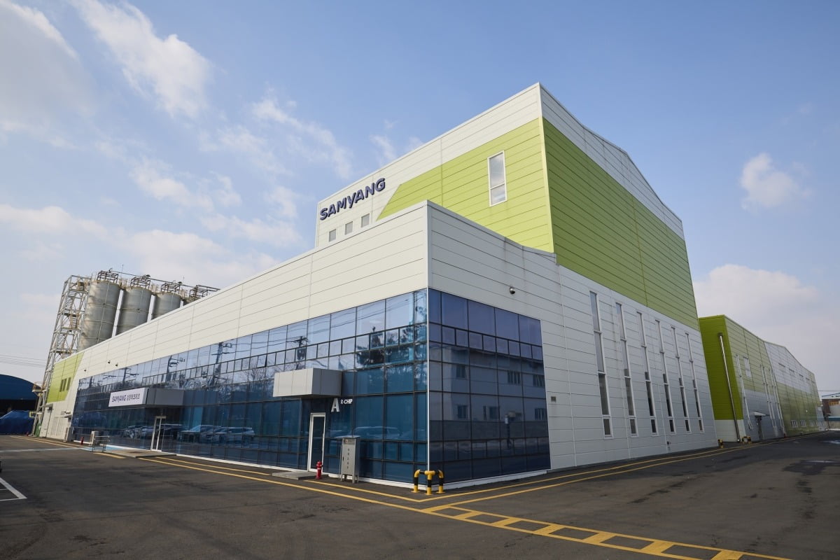 매일 1억 가까이 버는데…"불장에 왜 이 주식만 떨어지나요" [윤현주의 主食이 주식]