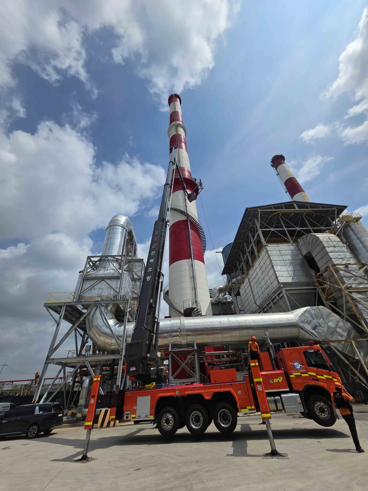 28일 오전 11시 2분께 전북 전주시 덕진구 팔복동의 한 공장에서 대기질을 측정하던 한국환경공단 직원 A씨가 드론에 맞아 숨지는 사고가 나 경찰이 조사 중이다. 사진은 사고가 난 공장. 연합뉴스