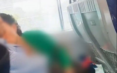 "발정난 짐승" 중년 커플 '경악'…무궁화호 '29금' 행위 논란