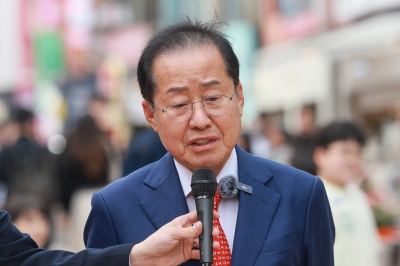 홍준표 "尹·韓이 검찰 전체 망쳐 유감…권력 만능 시대 종지부"