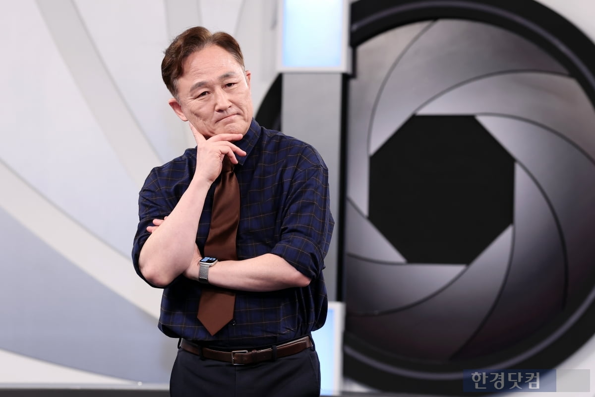 [포토] 표창원, '멋진 모습에 눈길~'