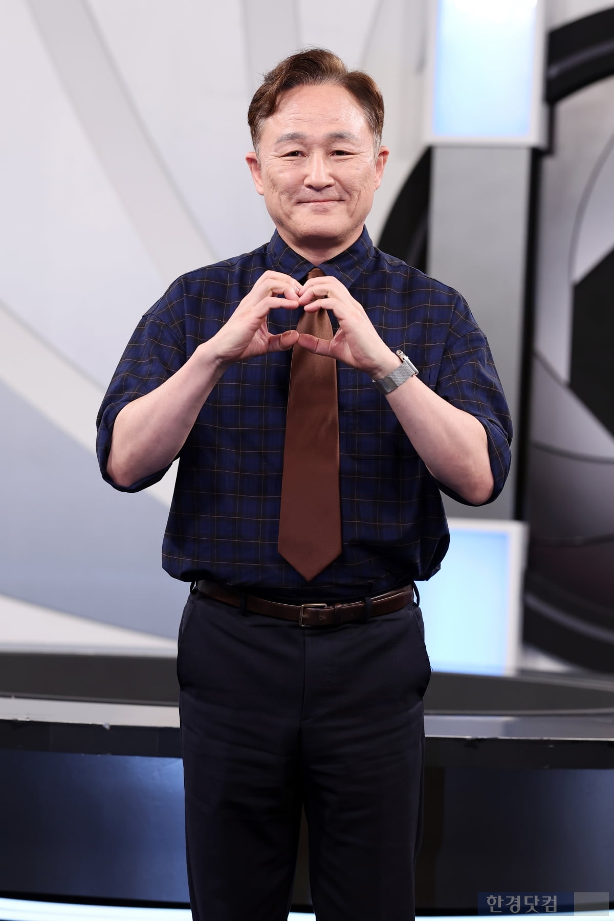 [포토] 표창원, '멋진 모습에 눈길~'