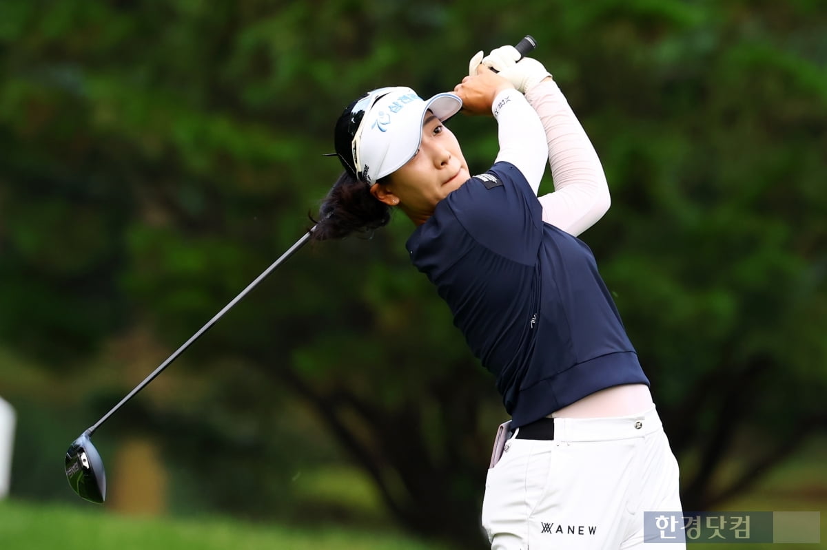 [포토] 이재윤, '피니시까지 완벽하게' (BC카드·한경 레이디스컵 2025)