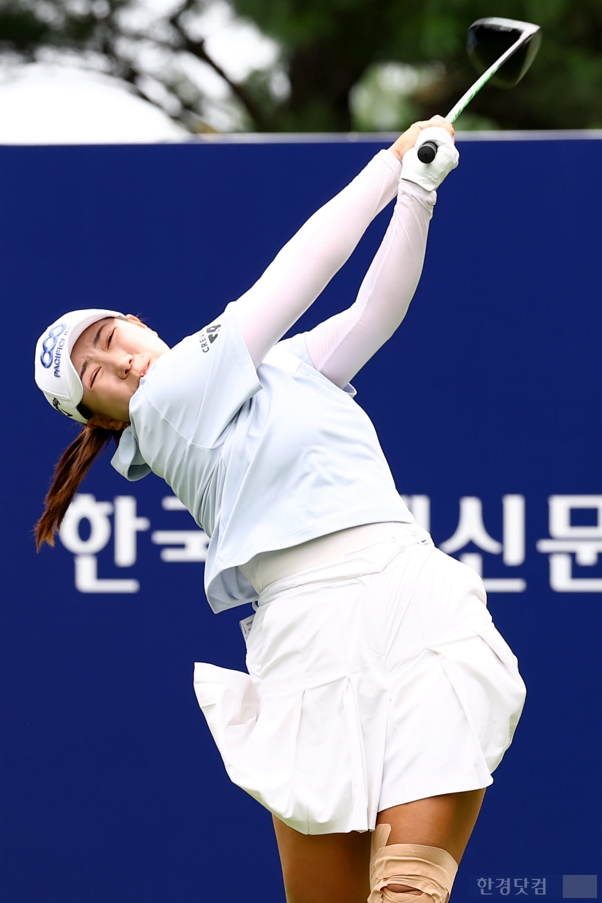 [포토] 강채연, '신중한 티샷' (BC카드·한경 레이디스컵 2025)