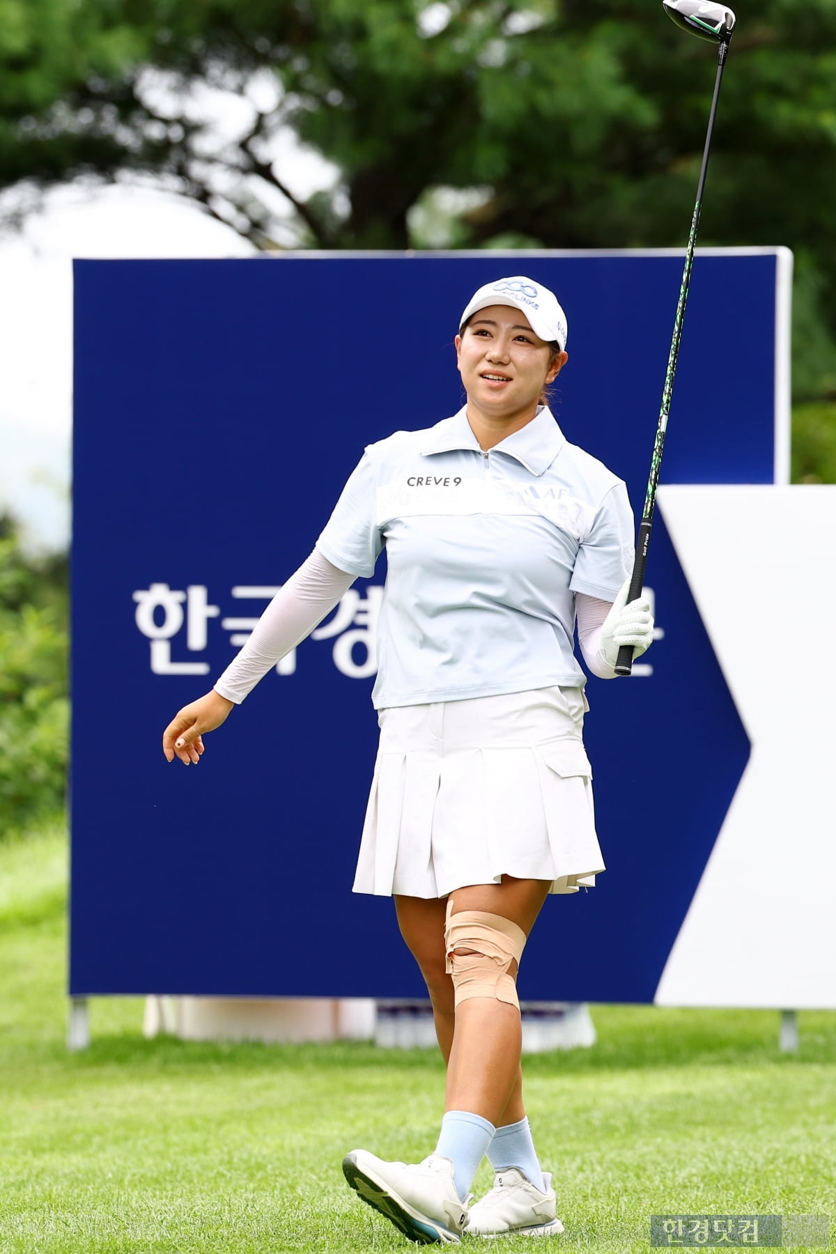 [포토] 강채연, '신중한 티샷' (BC카드·한경 레이디스컵 2025)