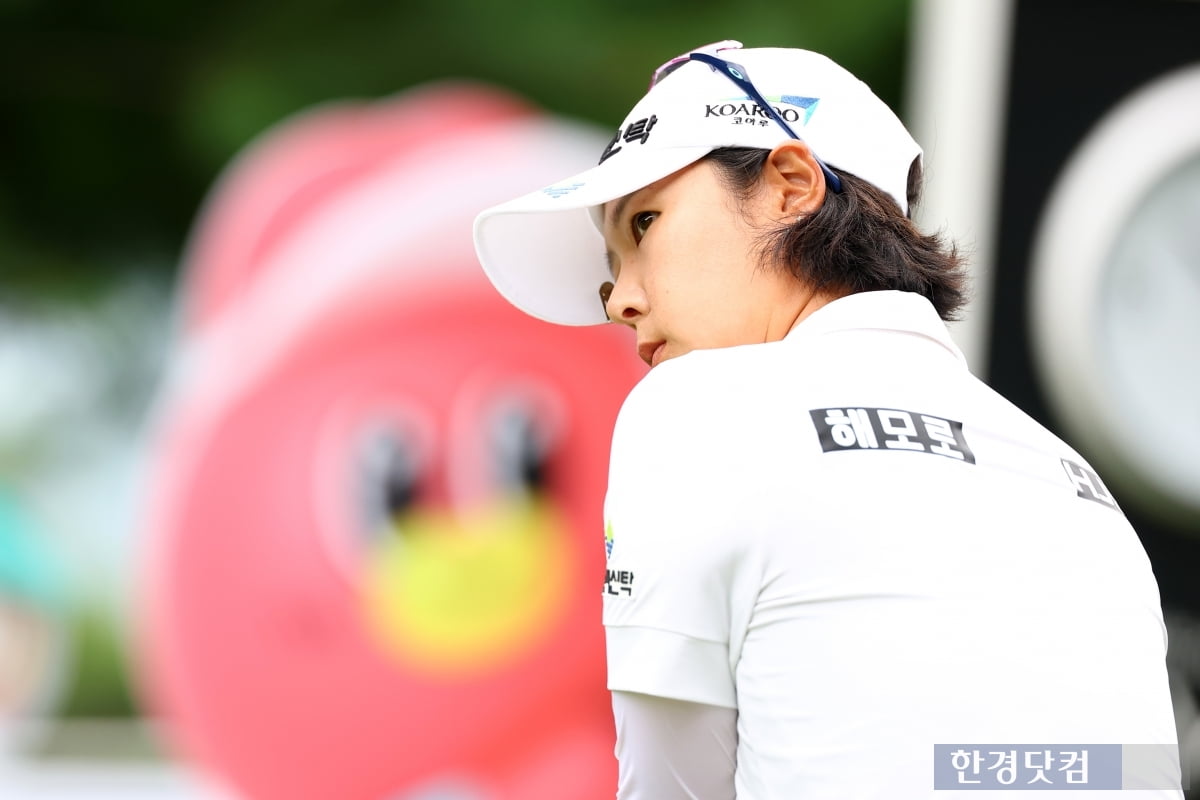 [포토] 박지영, '시즌 첫 승을 향해' (BC카드·한경 레이디스컵 2025)
