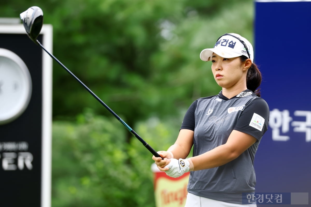 [포토] 김수지, '페어웨이는 지켜야 해' (BC카드·한경 레이디스컵 2025)