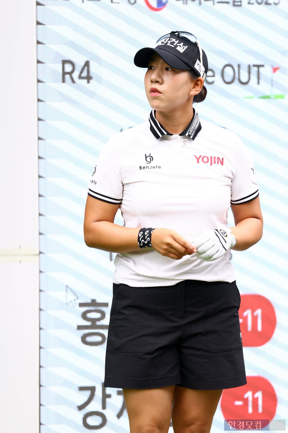 [포토] 홍지원, '리더보드 위로 올라가자' (BC카드·한경 레이디스컵 2025)