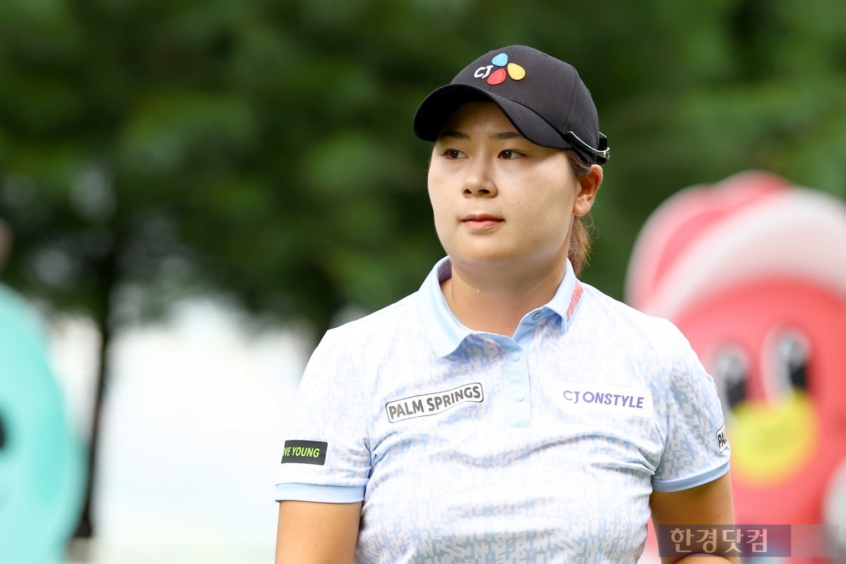 [포토] 홍정민, '리더보드 위로 가자~' (BC카드·한경 레이디스컵 2025)