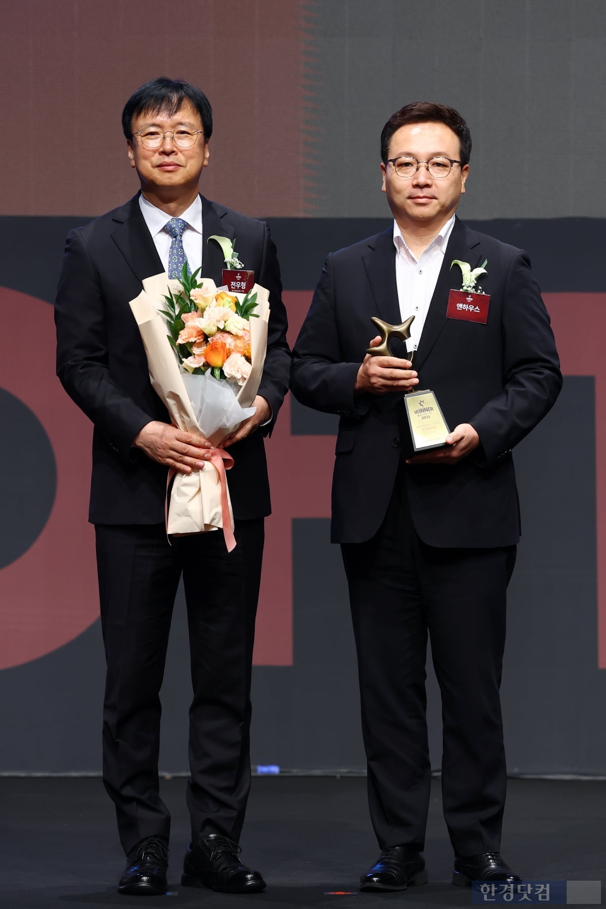 [포토] 메가MGC커피, '2025 올해의 브랜드 대상' 카페프랜차이즈 부문 수상
