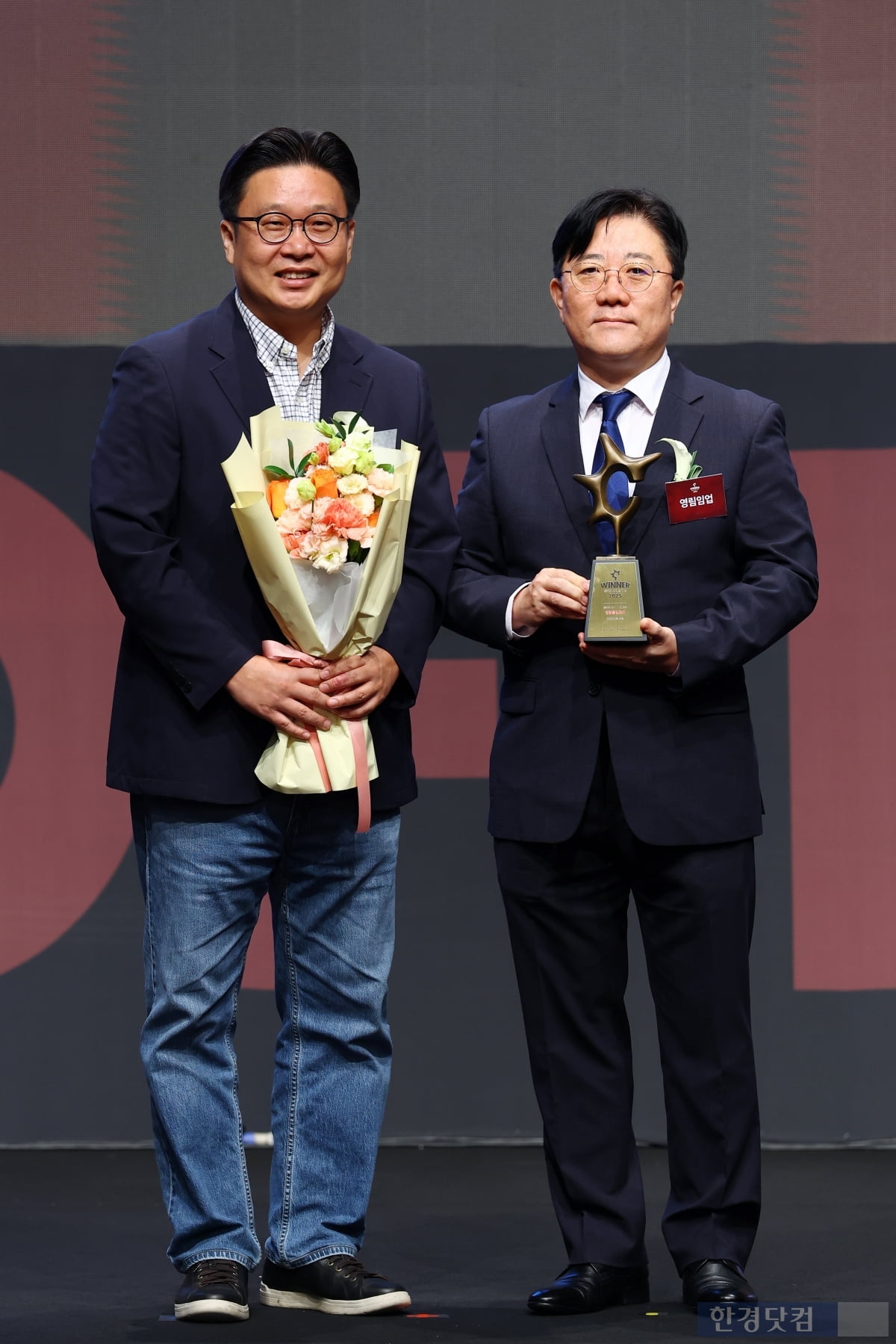 [포토] 영림몰딩도어, '2025 올해의 브랜드 대상' 도어 부문 수상