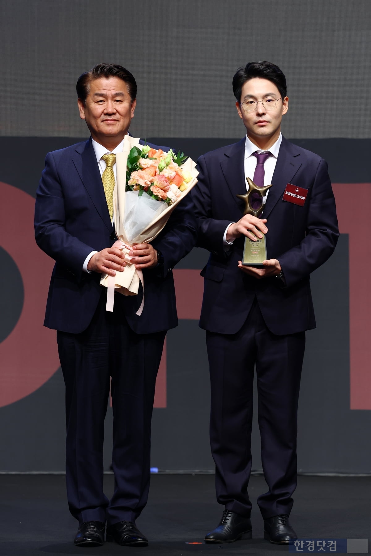 [포토] 파이렉스, '2025 올해의 브랜드 대상' 유리주방용품 부문 수상