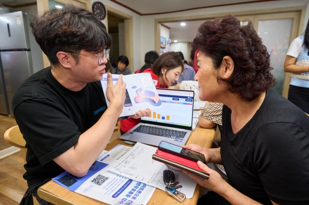 디지털 헬스 기술로 ‘섬마을 의료 공백’ 메우다… 대웅제약, 대부도 ESG 의료봉사 진행