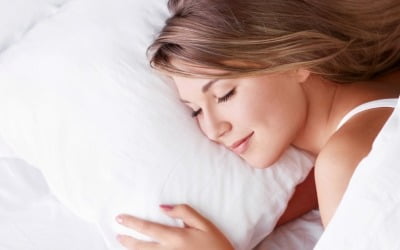 "침실에서 당장 치워라"…의사가 경고한 일상용품 3가지