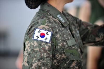 "여성도 현역병 복무"…병역법 개정안 국회 발의
