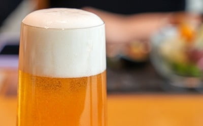 "술 안 마실래요"…美 성인 음주율 뚝 떨어진 이유 알고 보니