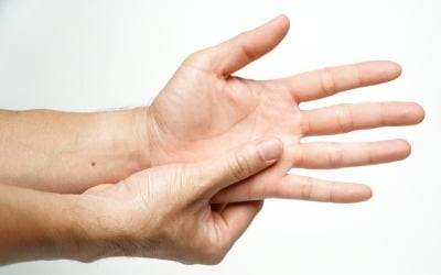 "처벌 아니면 고문?"…상습 절도범 '손가락 절단형' 집행