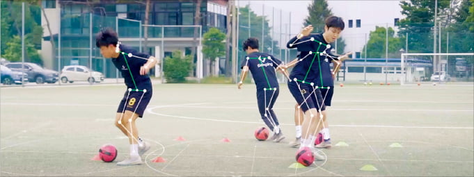 갤로핑 AI 서비스가 축구선수들의 데이터를 수집하고 있다.  갤로핑 제공
