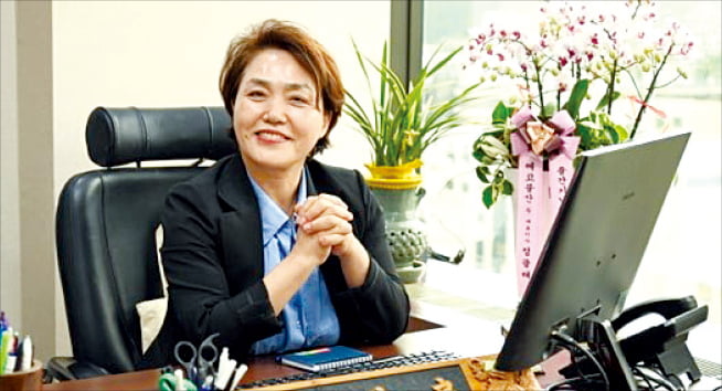 왕미양 한국여성변호사회(여변) 회장이 31일 서울 서초동 사무실에서 한국경제신문과 인터뷰하고 있다. 한국여성변호사회 제공