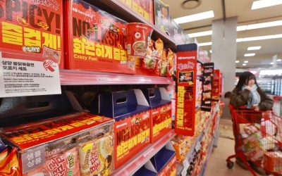 삼양식품 불닭소스, 美 판다익스프레스 협업 소식에 관련株 강세