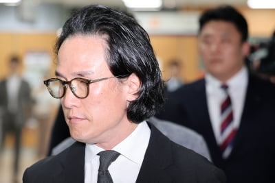 “수의 입고 법정에” '50억 유용' 조현범 항소심서 유죄 뒤집을까