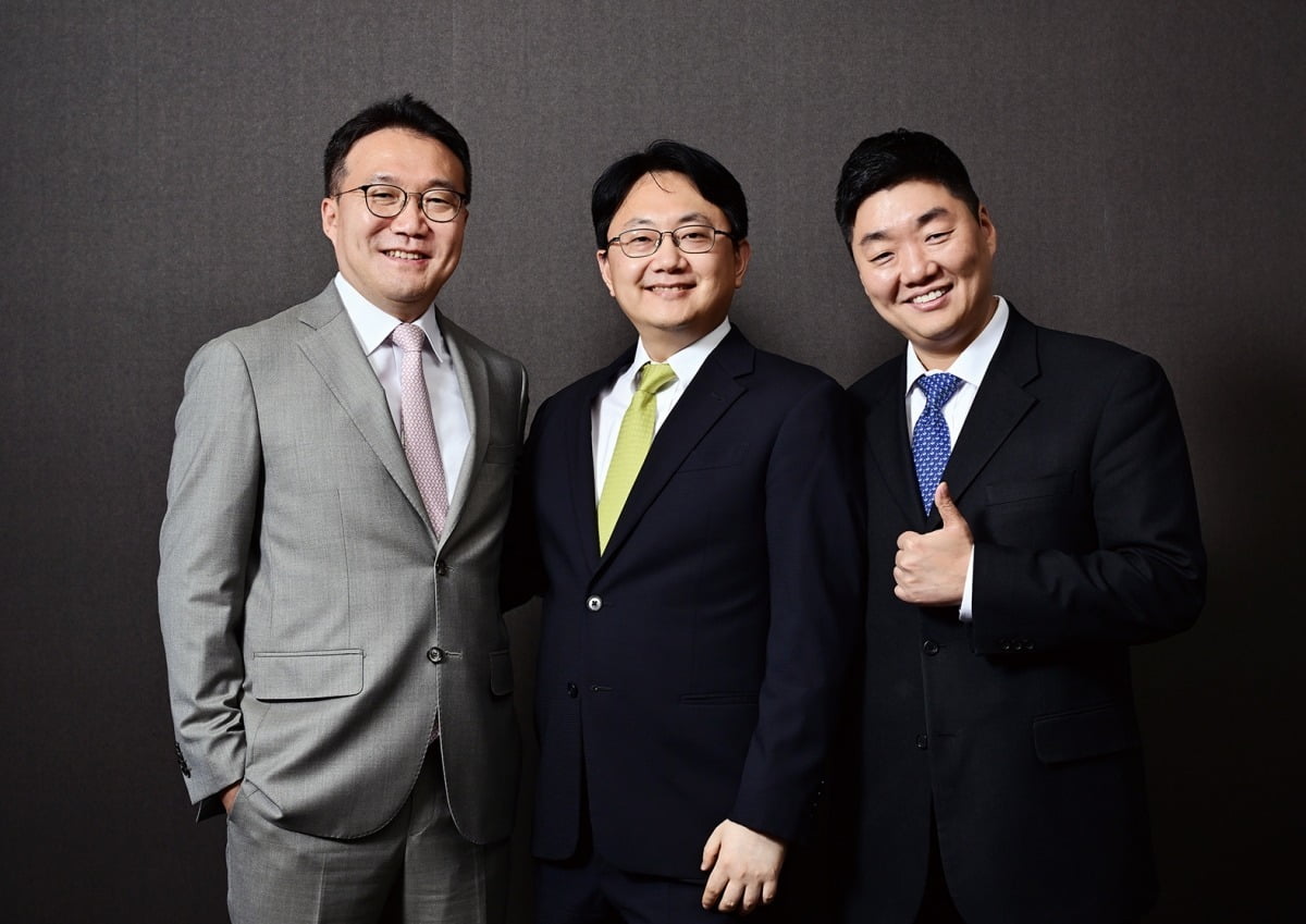 (왼쪽부터)김성우·김근재·소진수  율촌 개인자산관리센터 공동 센터장

