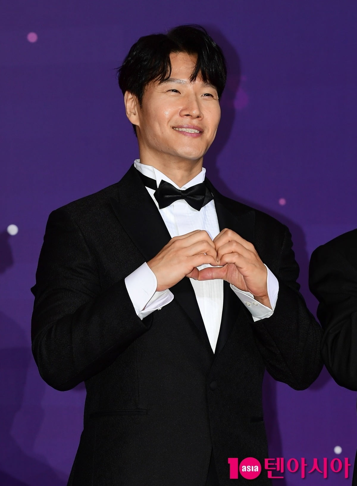 Kim Jong-kook Reveals His Playful Side Ahead of September Wedding